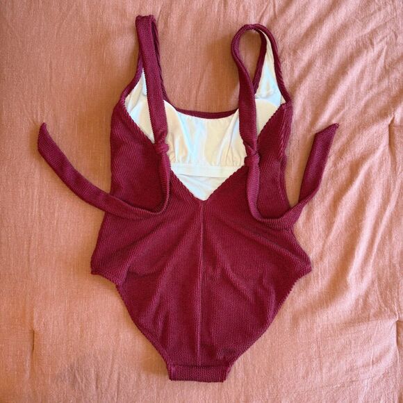 Kona Sol Crinkle Ribbed Scoop Tie Back Swimsuit in Burgundy Red Size Medium NWT - Picture 5 of 12